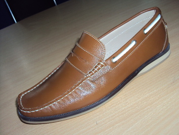 SELLING QUALITY FOOTWEAR AND LEATHER GOODS - Home